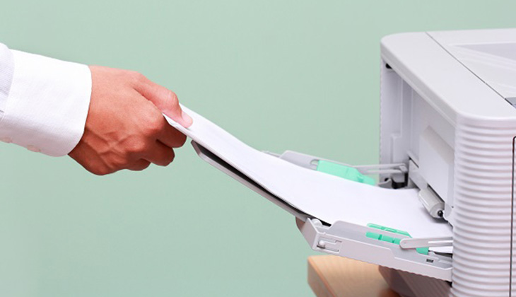 厚紙は詰まる 厚紙をプリンターで印刷する方法と詰まりを解消 コピー機 複合機のリース レンタルならコピホーダイ